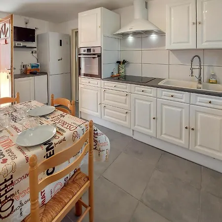 Holiday home Beautiful In With Outdoor Swimming Pool *